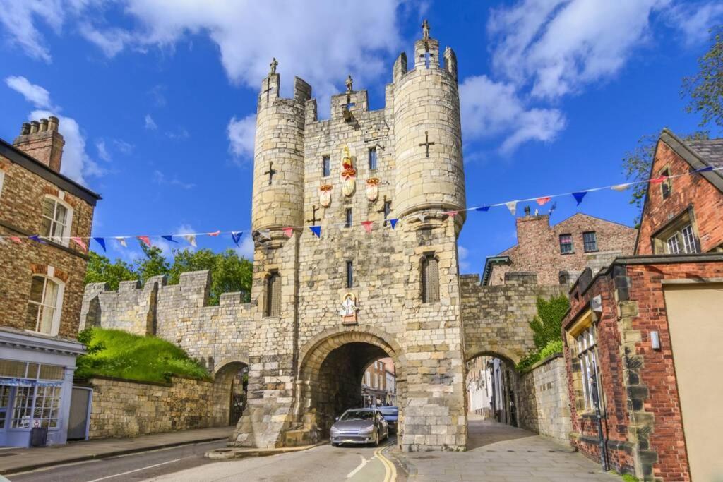 Stodham House With Minster Views! Villa York Dış mekan fotoğraf