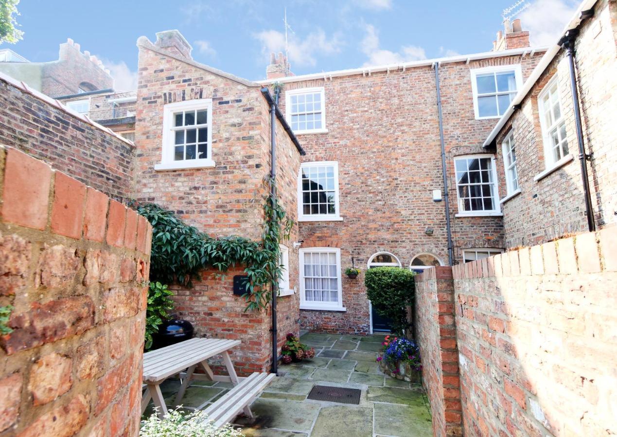 Stodham House With Minster Views! Villa York Dış mekan fotoğraf