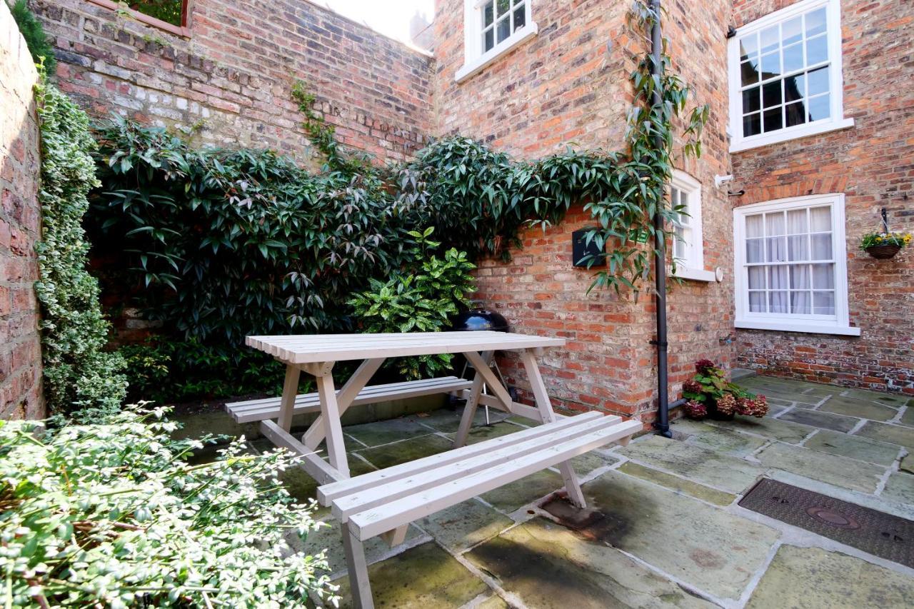 Stodham House With Minster Views! Villa York Dış mekan fotoğraf